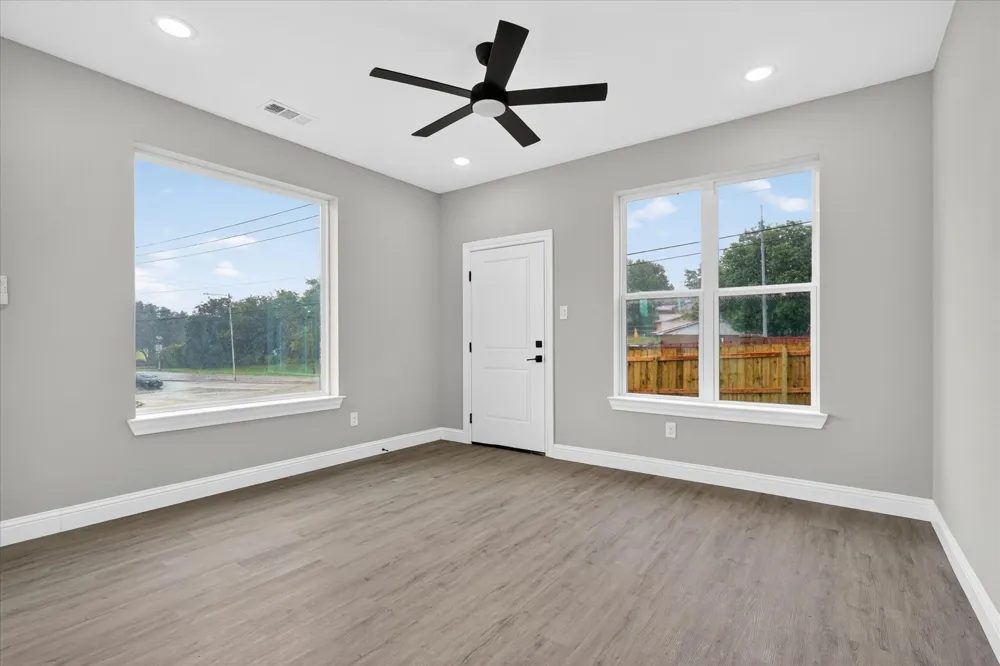 808 Premier Grand Prairie, TX 75051