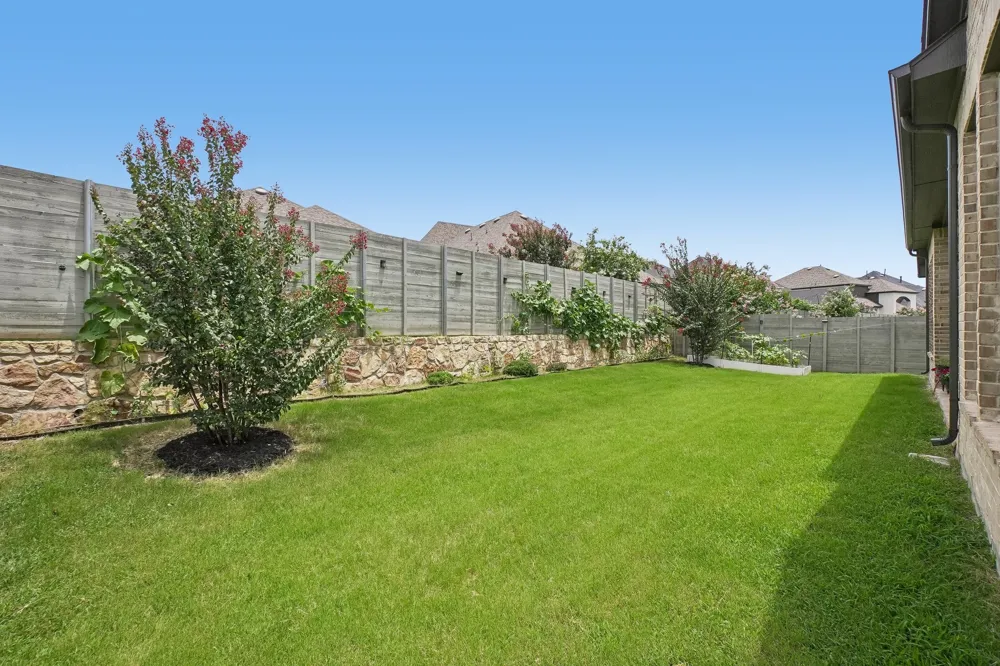 1816 LONGSPUR DRIVE Argyle, TX 76226