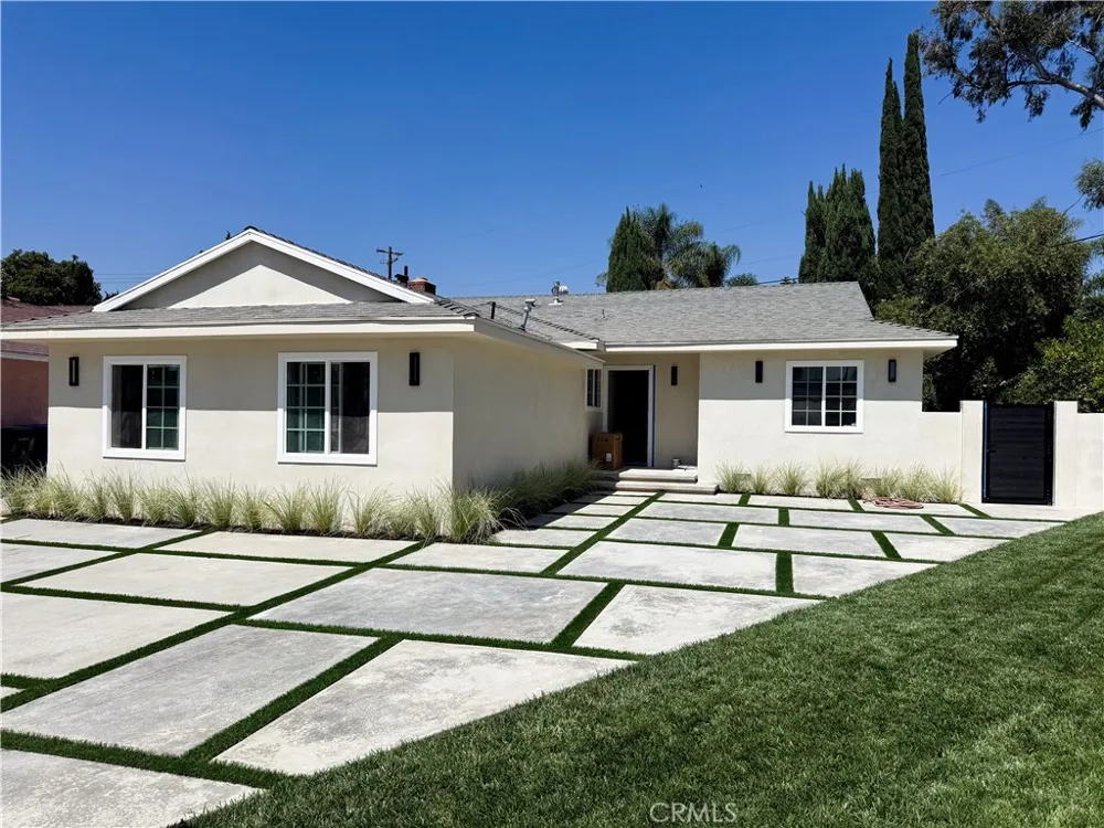 13131 Crewe North Hollywood, CA 91605