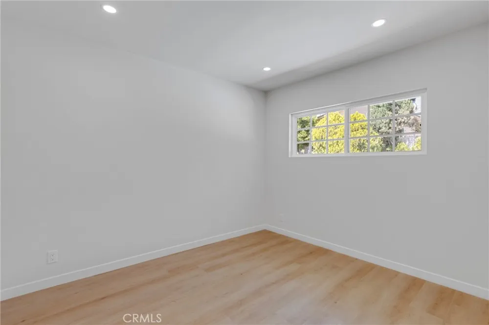 13131 Crewe North Hollywood, CA 91605