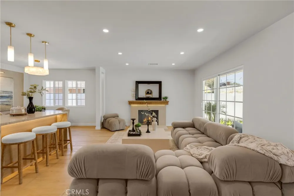 13131 Crewe North Hollywood, CA 91605