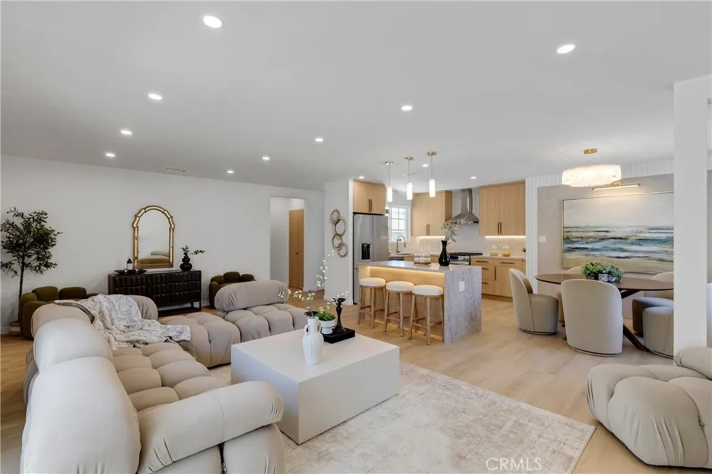 13131 Crewe North Hollywood, CA 91605