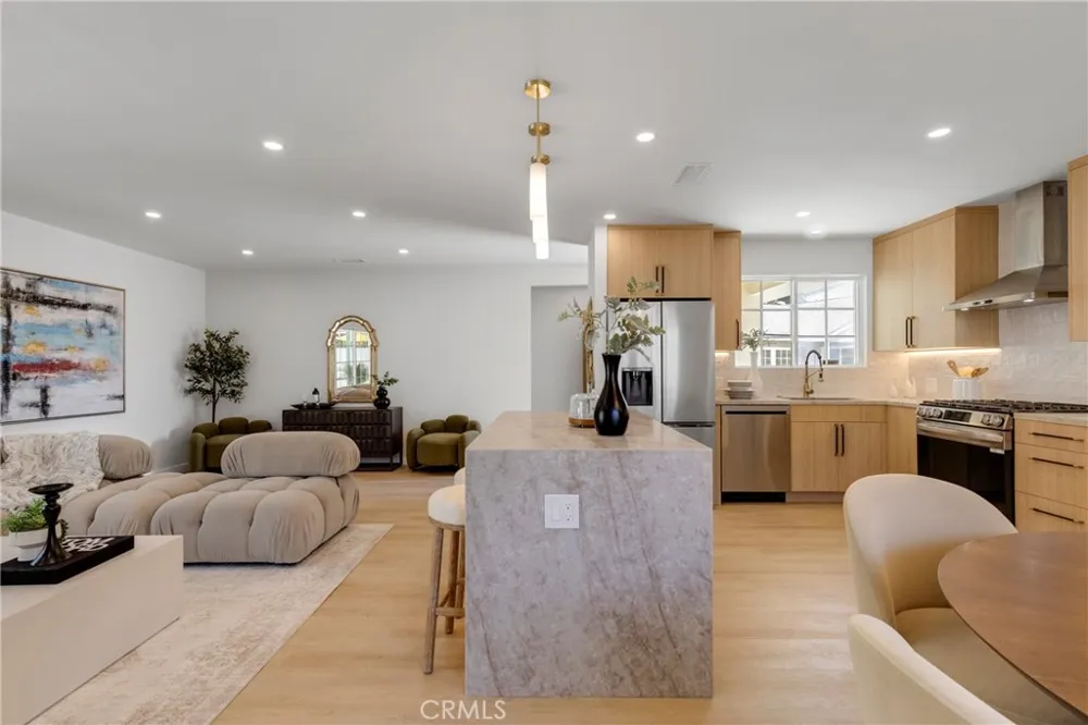 13131 Crewe North Hollywood, CA 91605