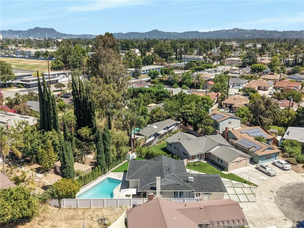 13131 Crewe North Hollywood, CA 91605