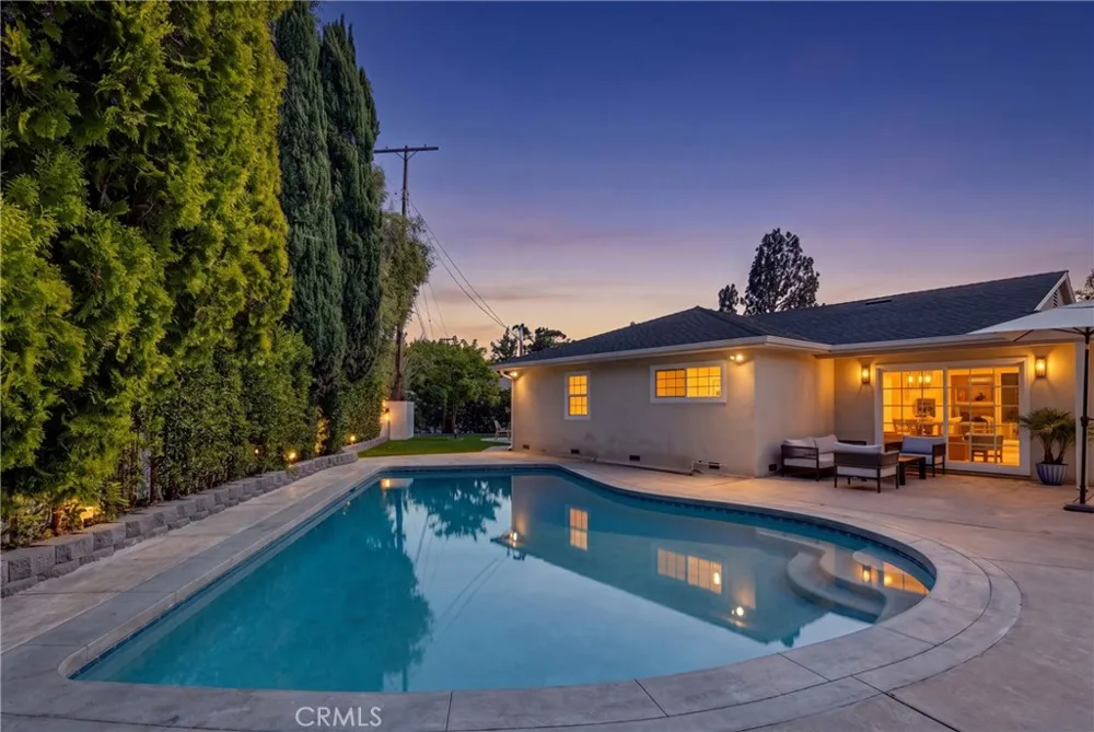 13131 Crewe North Hollywood, CA 91605