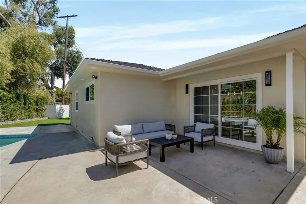 13131 Crewe North Hollywood, CA 91605