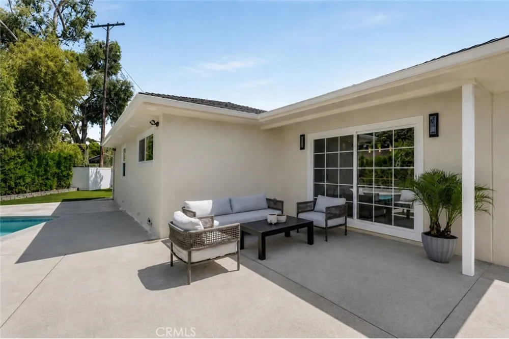 13131 Crewe North Hollywood, CA 91605