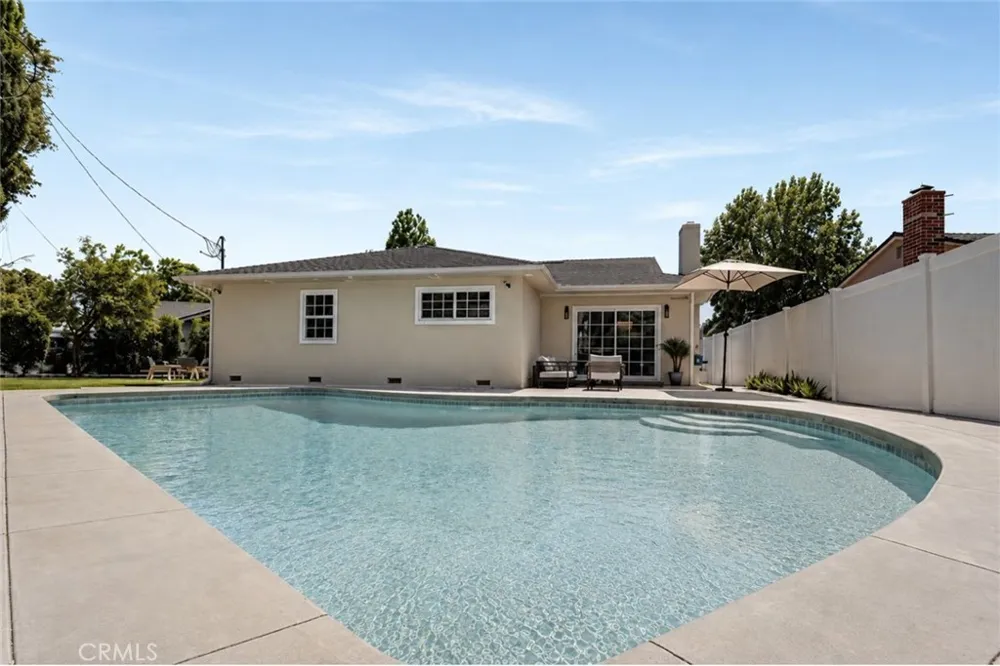 13131 Crewe North Hollywood, CA 91605