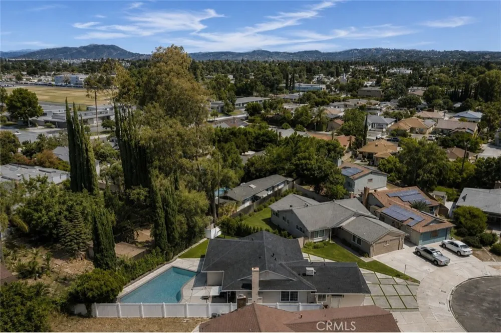 13131 Crewe North Hollywood, CA 91605