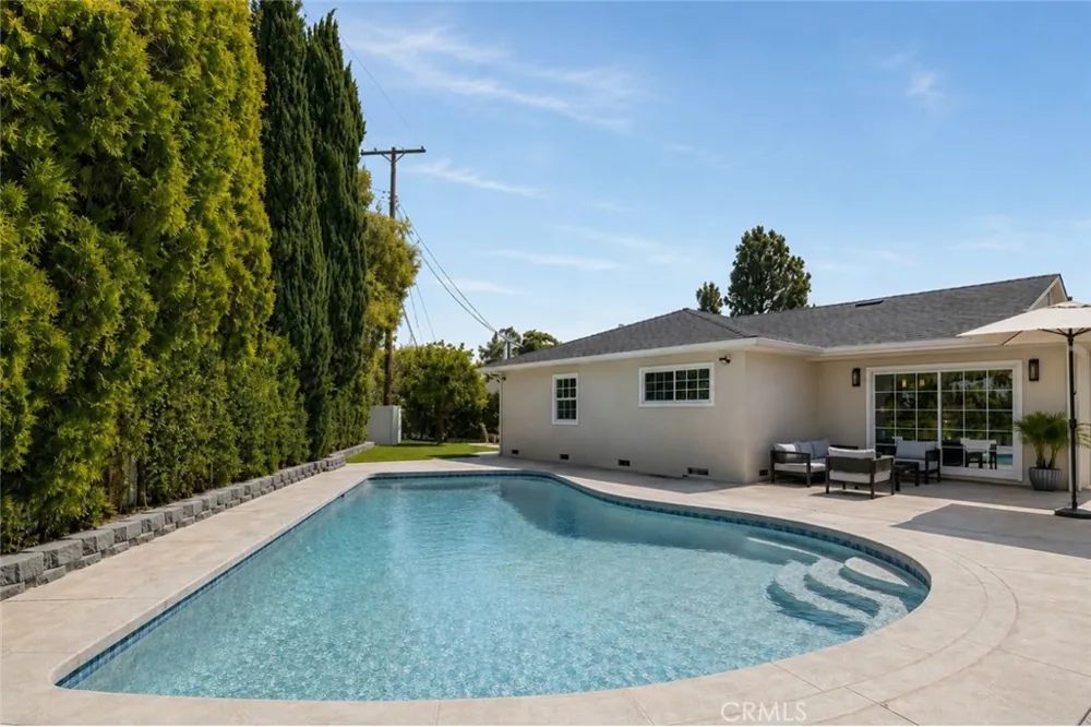13131 Crewe North Hollywood, CA 91605