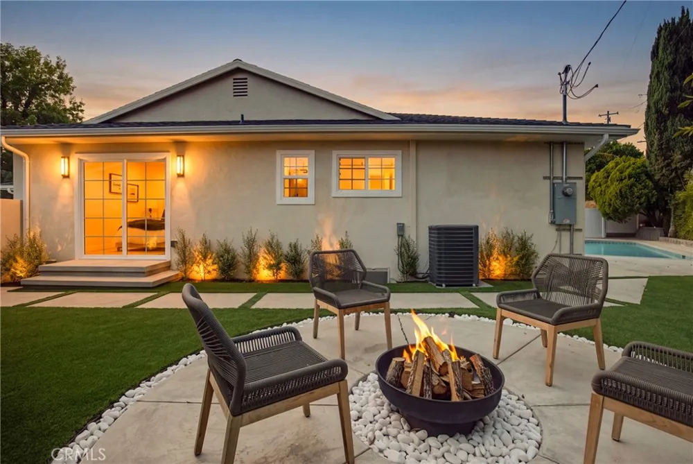 13131 Crewe North Hollywood, CA 91605