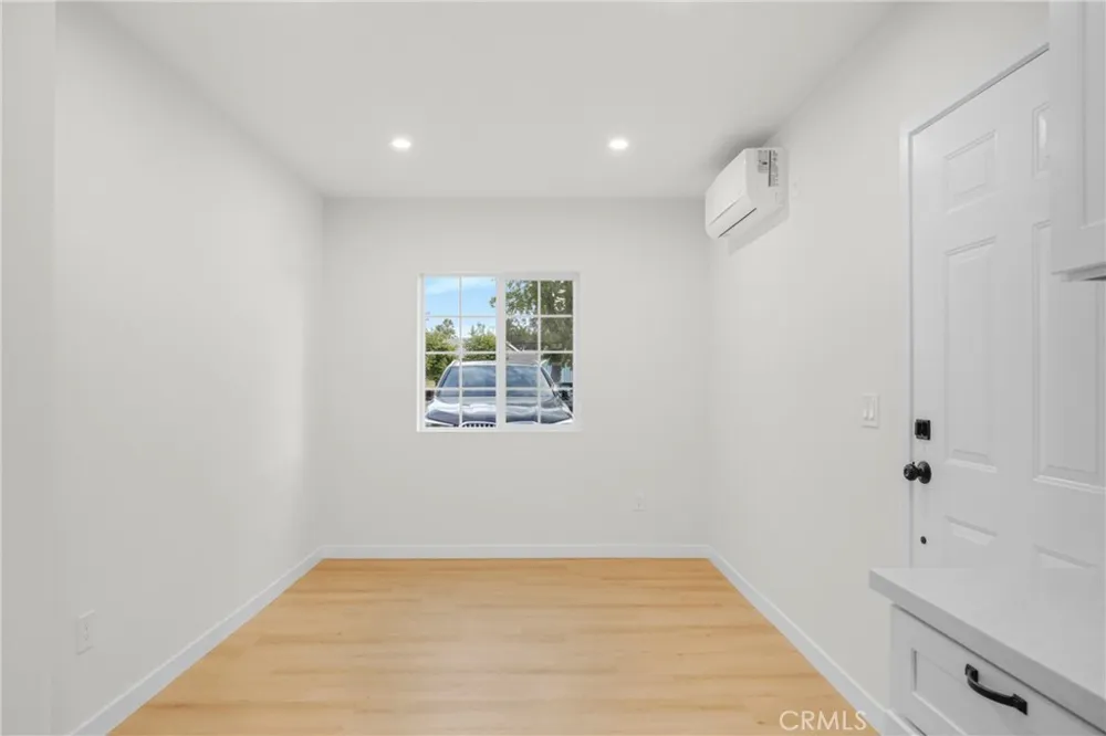 13131 Crewe North Hollywood, CA 91605