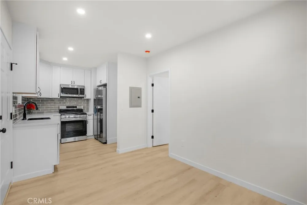 13131 Crewe North Hollywood, CA 91605