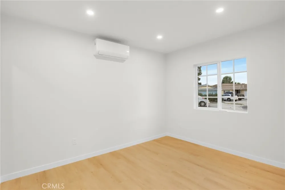 13131 Crewe North Hollywood, CA 91605