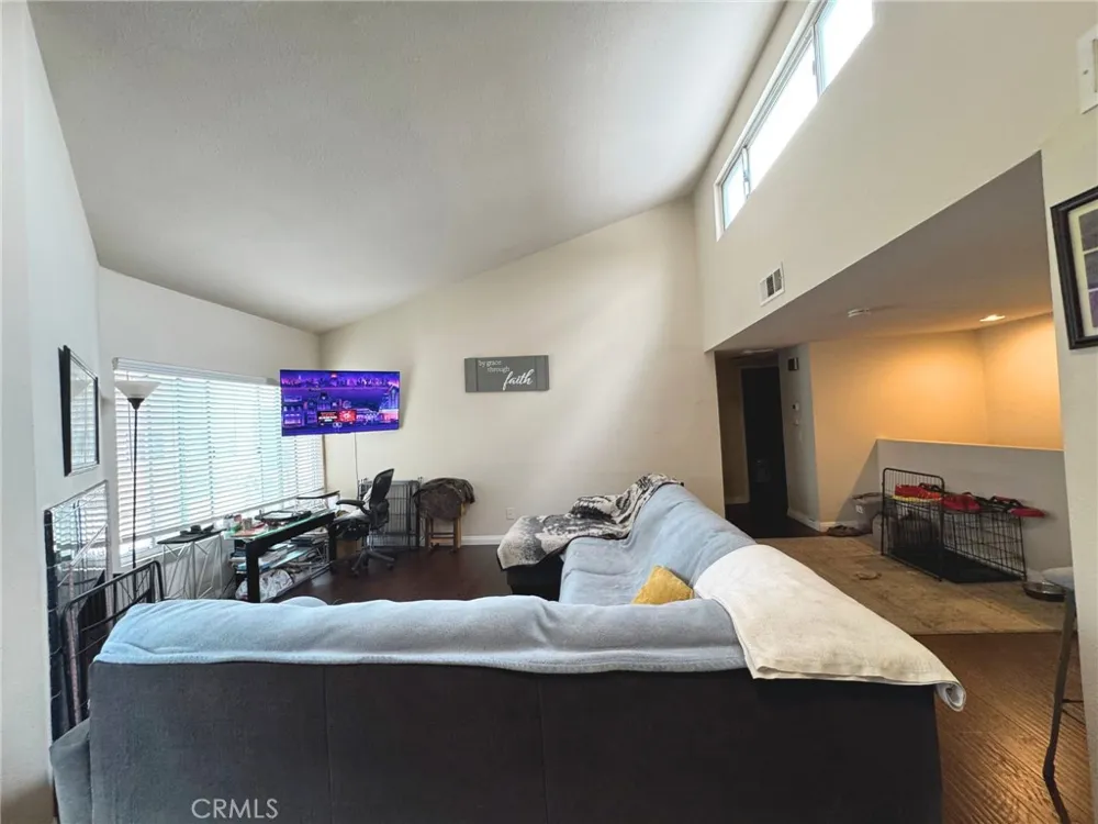 9382 Shadowood Drive Montclair, CA 91763