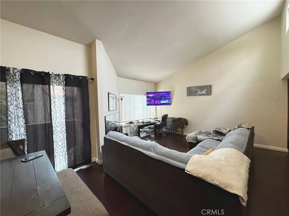 9382 Shadowood Drive Montclair, CA 91763