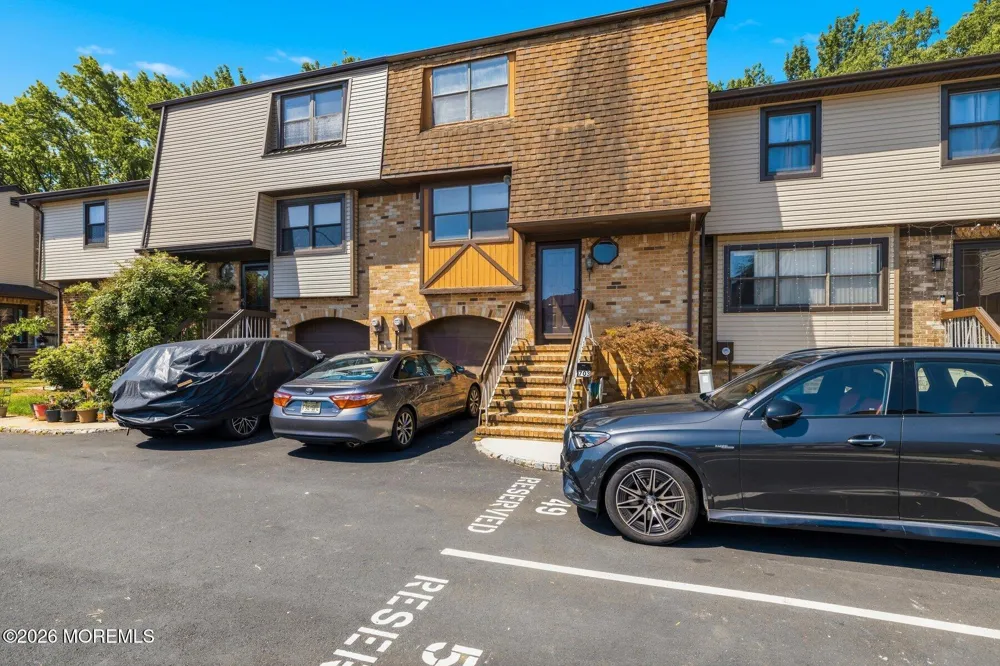 703 Merrywood Drive Edison, NJ 08817