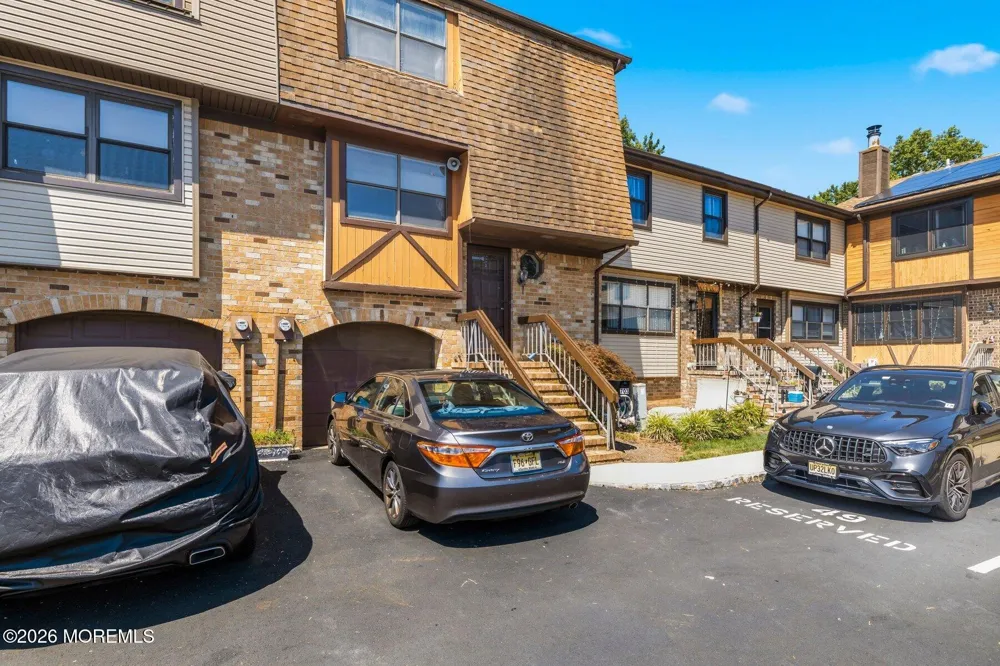 703 Merrywood Drive Edison, NJ 08817