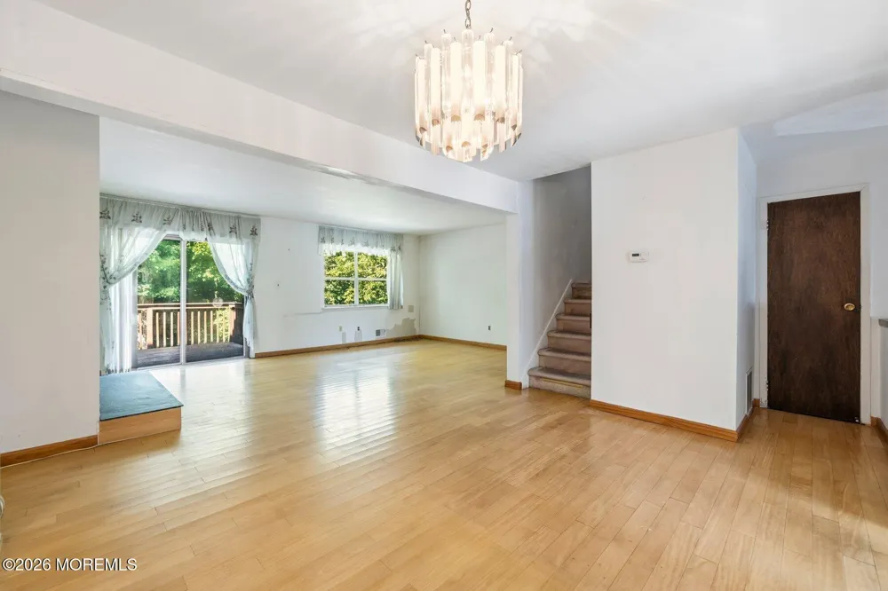 703 Merrywood Drive Edison, NJ 08817