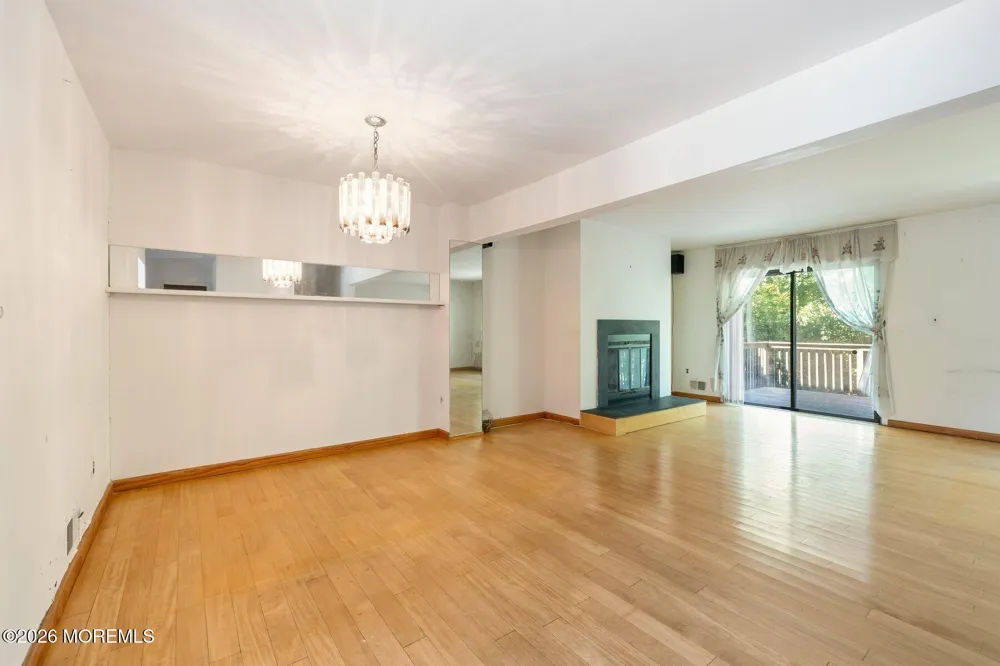 703 Merrywood Drive Edison, NJ 08817