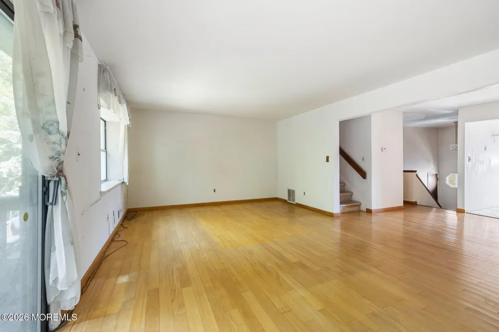 703 Merrywood Drive Edison, NJ 08817