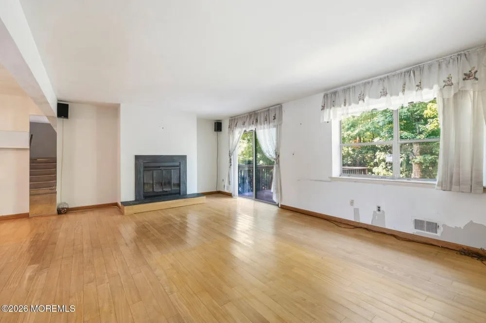 703 Merrywood Drive Edison, NJ 08817