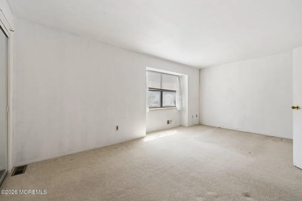 703 Merrywood Drive Edison, NJ 08817