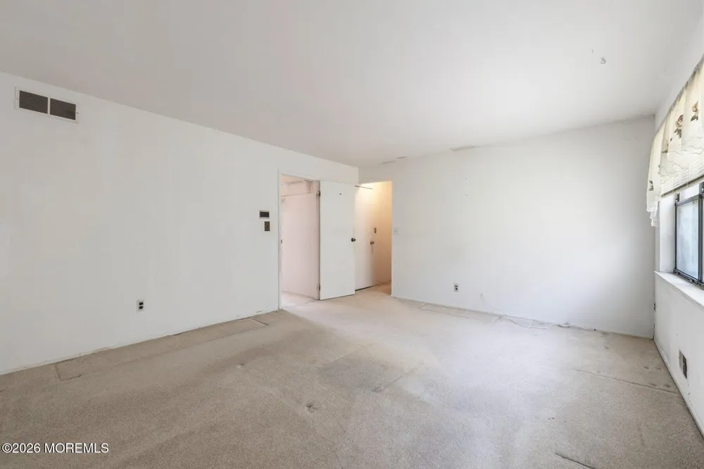 703 Merrywood Drive Edison, NJ 08817