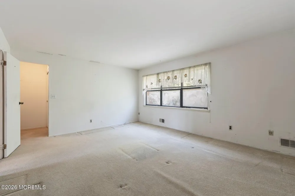 703 Merrywood Drive Edison, NJ 08817