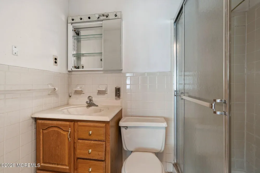 703 Merrywood Drive Edison, NJ 08817