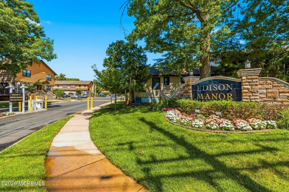 703 Merrywood Drive Edison, NJ 08817