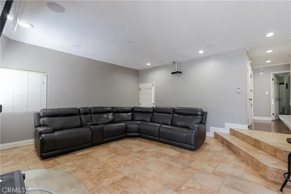 4826 Faculty Avenue Long Beach, CA 90808