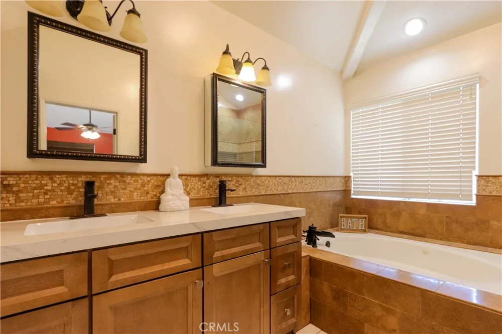 4826 Faculty Avenue Long Beach, CA 90808