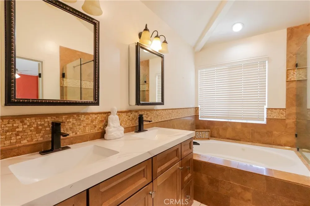 4826 Faculty Avenue Long Beach, CA 90808