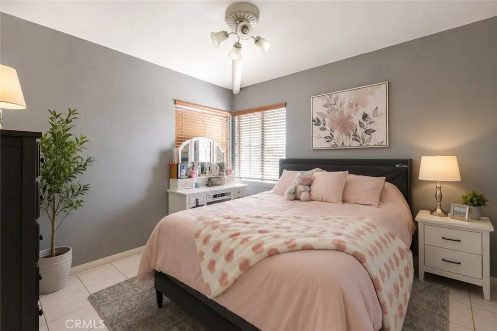 4826 Faculty Avenue Long Beach, CA 90808