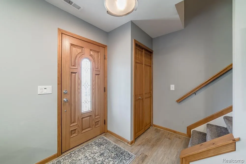 1034 Parkway Waterford Charter Township, MI 48328