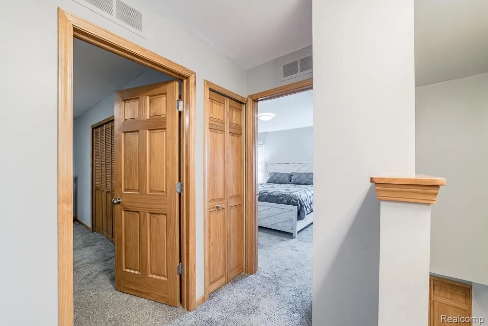 1034 Parkway Waterford Charter Township, MI 48328