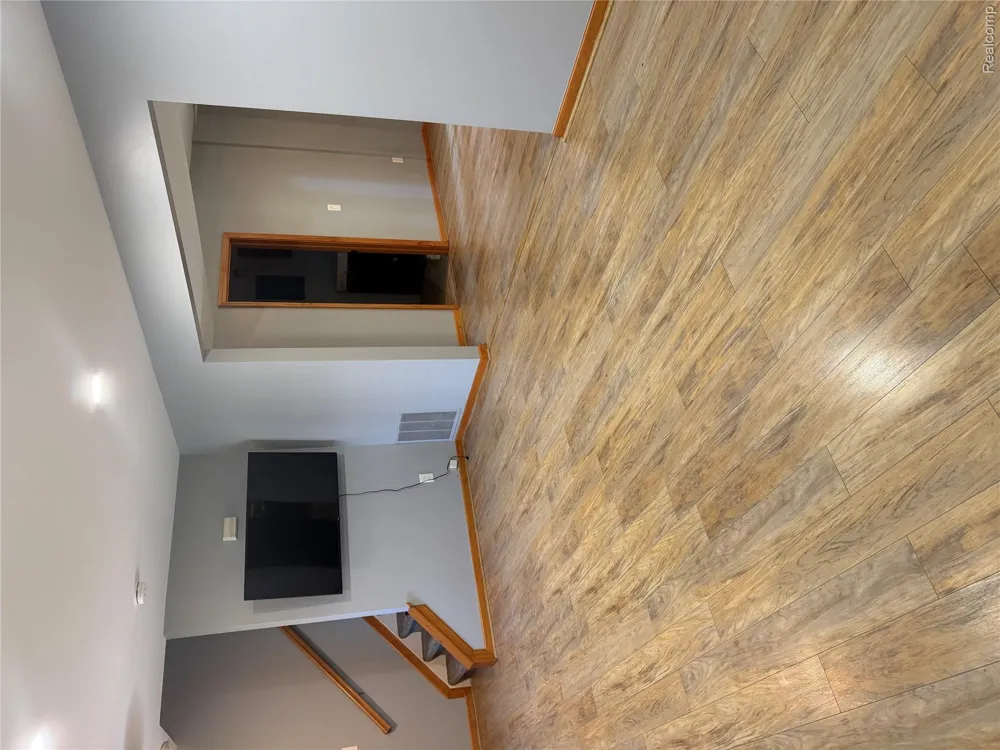 1034 Parkway Waterford Charter Township, MI 48328