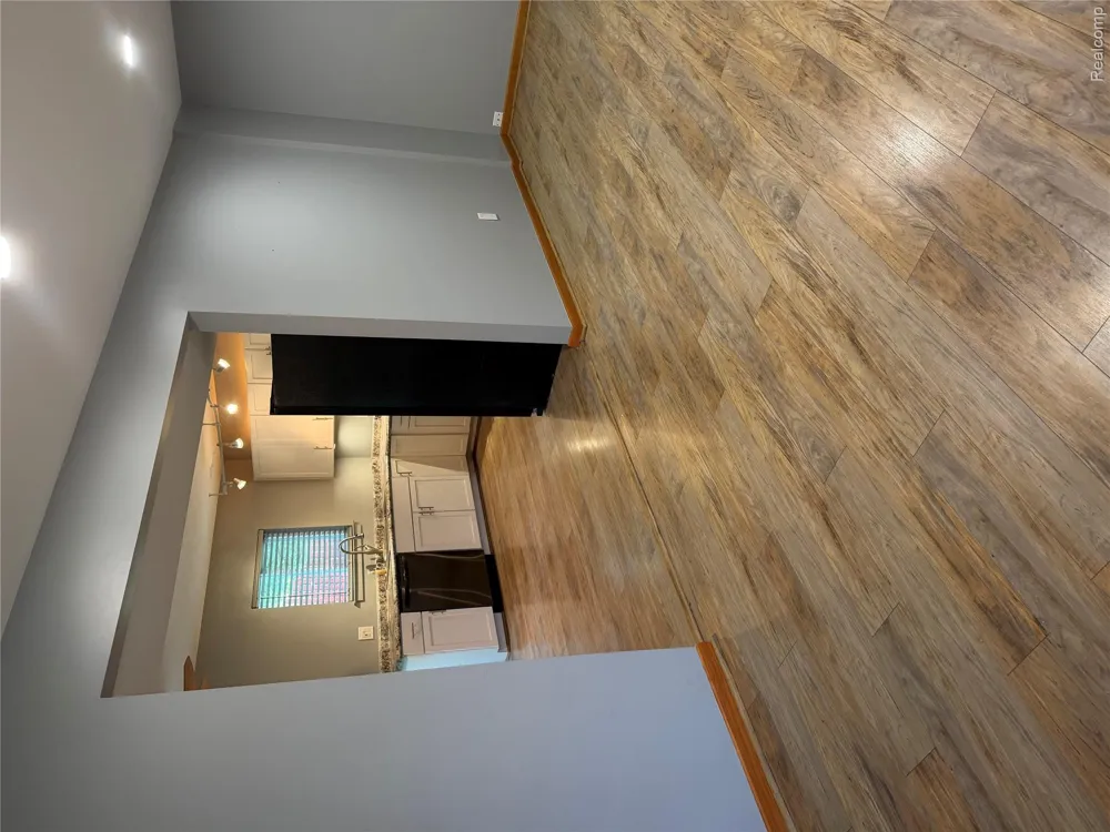 1034 Parkway Waterford Charter Township, MI 48328