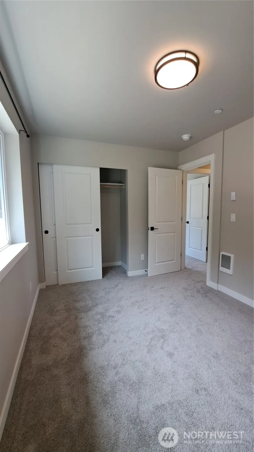 3111 E Camellia Way Port Orchard, WA 98366
