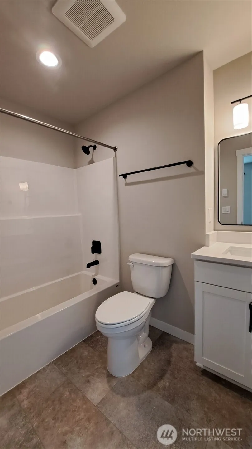 3111 E Camellia Way Port Orchard, WA 98366