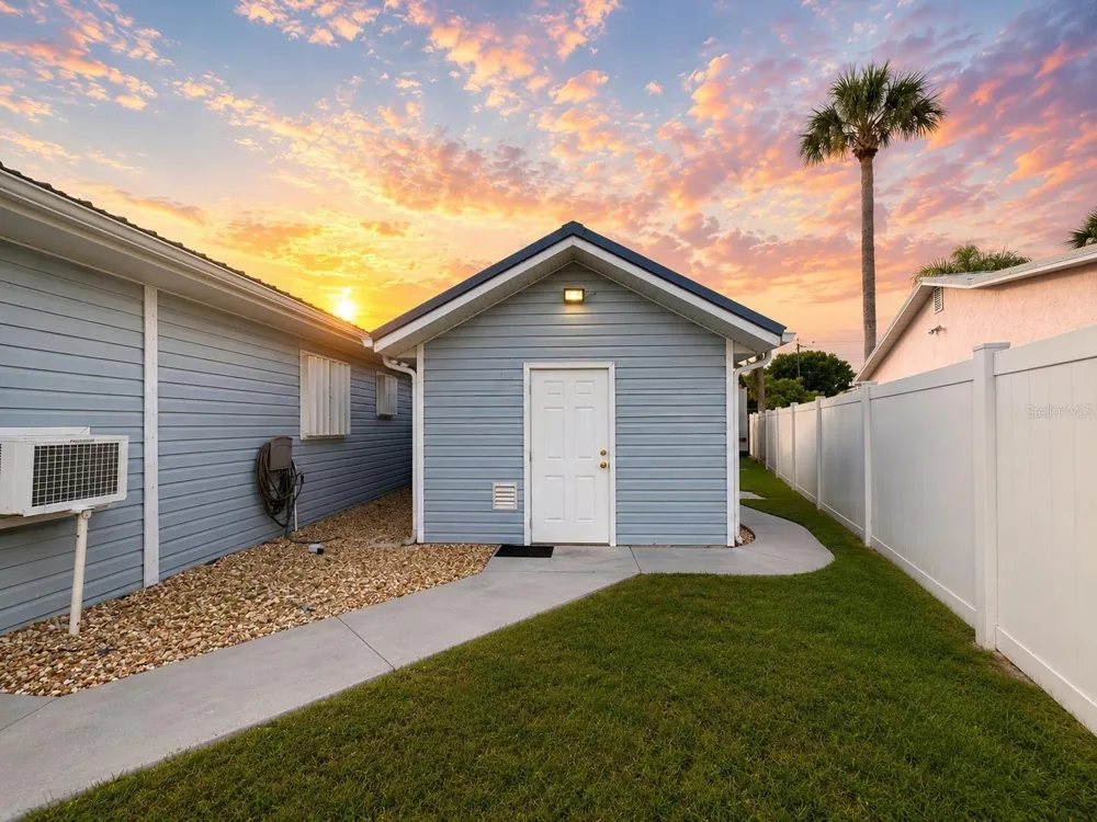1205 LISA LANE Okeechobee, FL 34974