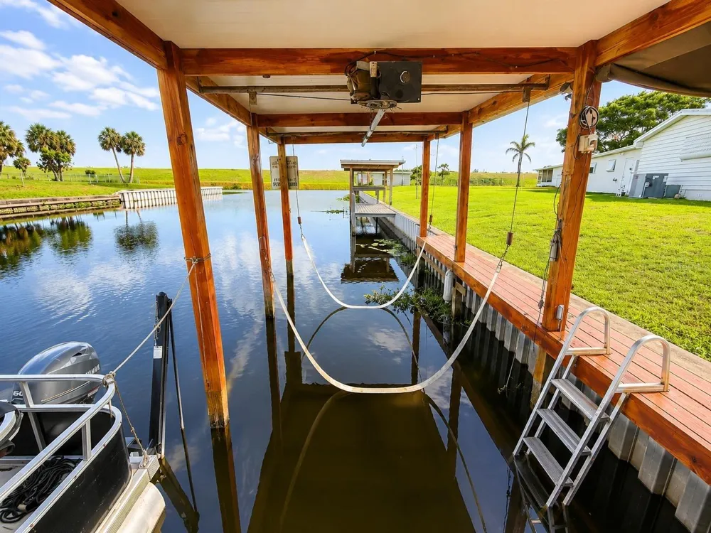 1205 LISA LANE Okeechobee, FL 34974