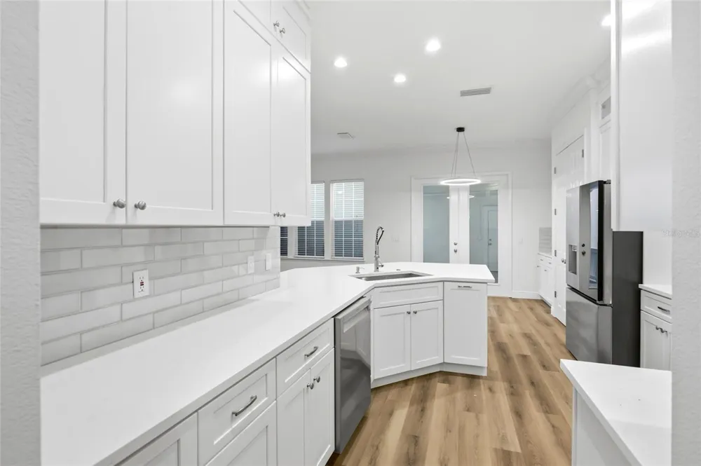 912 WATERSIDE DRIVE Celebration, FL 34747