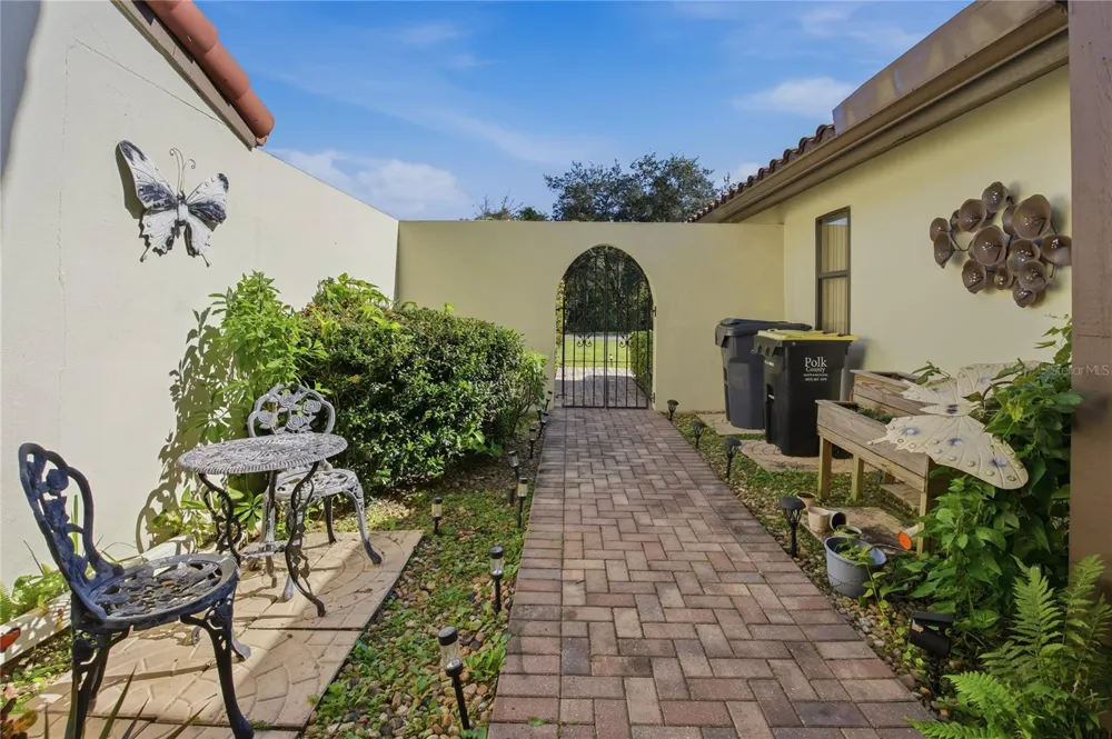 116 COVENTRY LN Haines City, FL 33844