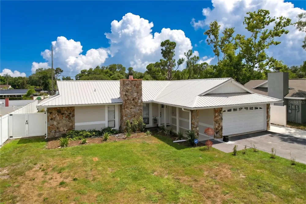5520 FULMAR DRIVE Tampa, FL 33625