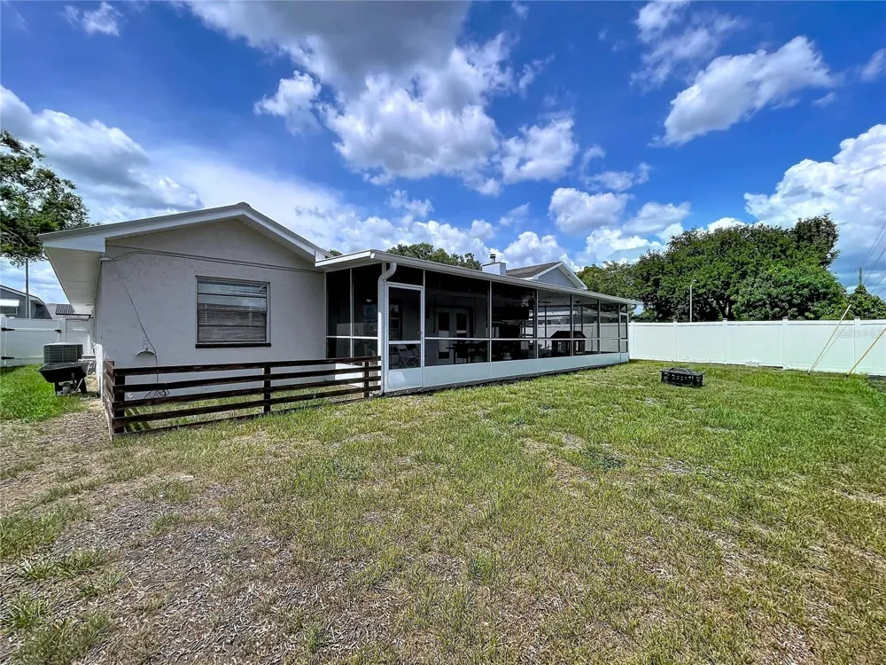5520 FULMAR DRIVE Tampa, FL 33625