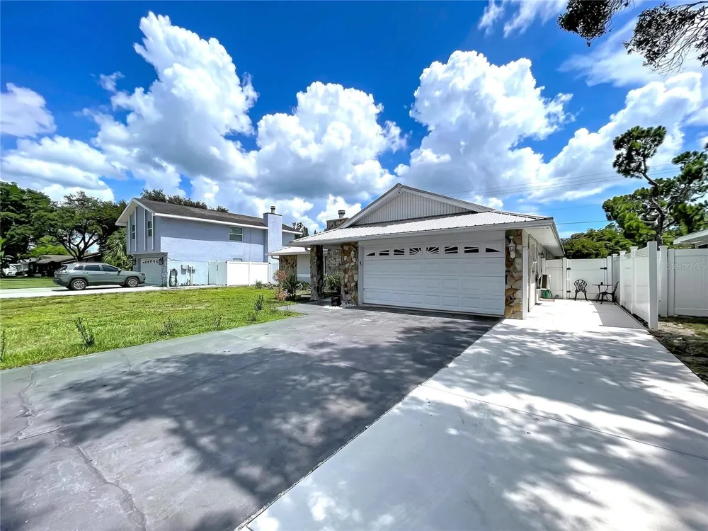 5520 FULMAR DRIVE Tampa, FL 33625
