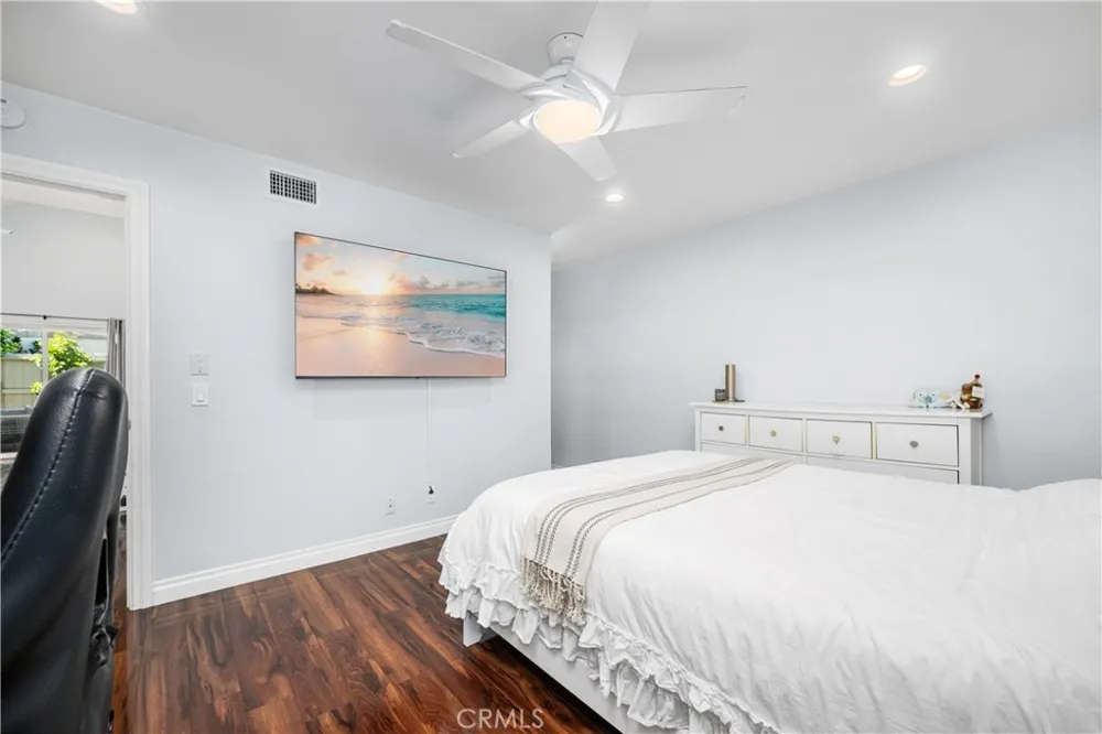 22996 Caminito Mar Laguna Hills, CA 92653
