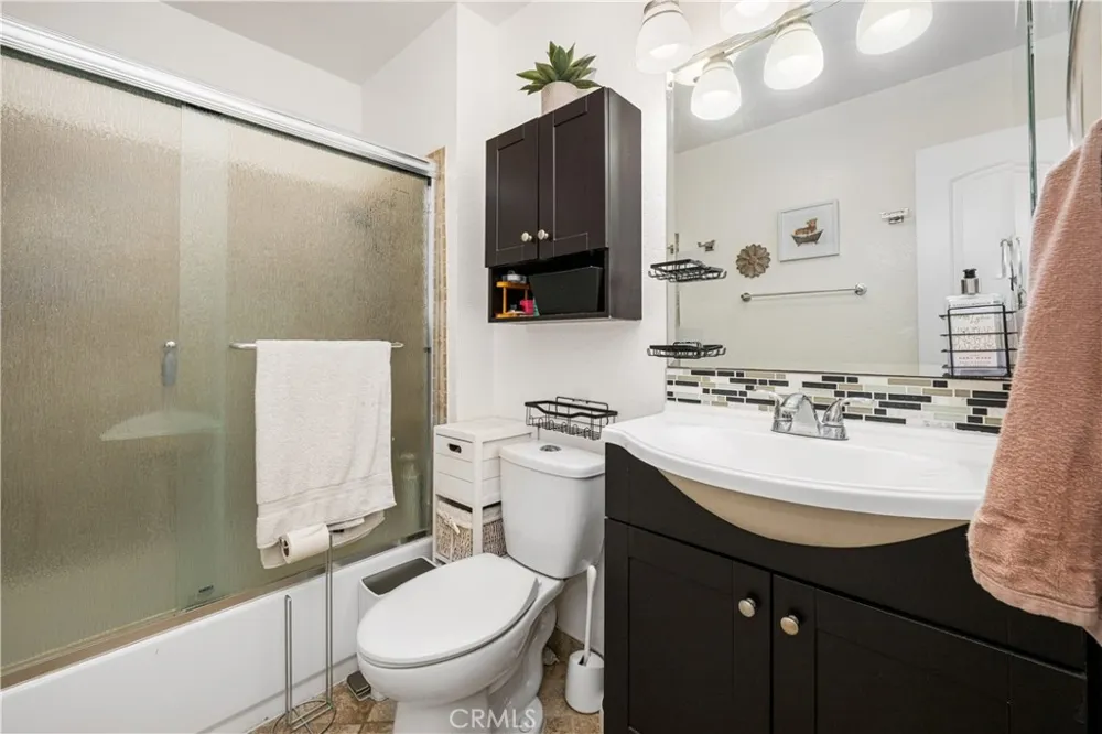 22996 Caminito Mar Laguna Hills, CA 92653